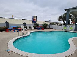 Texas Inn & Suites Raymondville