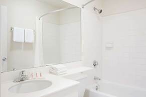 Super 8 by Wyndham Lavonia