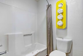 Motel 6 Moriarty, NM