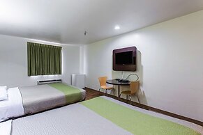 Motel 6 Moriarty, NM