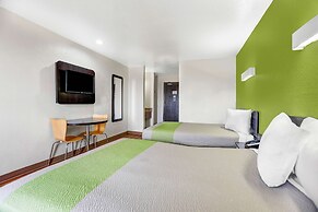 Motel 6 Moriarty, NM