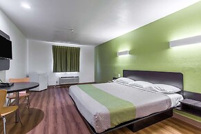 Motel 6 Moriarty, NM