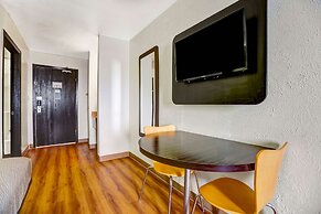 Motel 6 Moriarty, NM