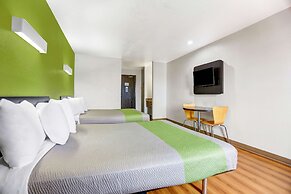 Motel 6 Moriarty, NM