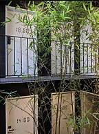 SoYa on Davis Apartment Hotel