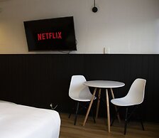 SoYa on Davis Apartment Hotel