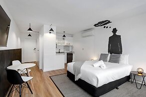 SoYa on Davis Apartment Hotel