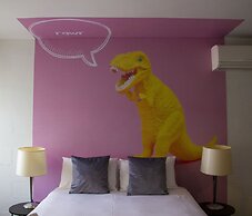 SoYa on Davis Apartment Hotel