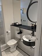 SoYa on Davis Apartment Hotel