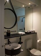 SoYa on Davis Apartment Hotel