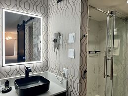 The Vic, Ascend Hotel Collection