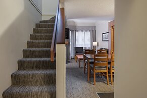 Whistler Village Inn And Suites