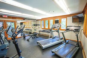 Whistler Village Inn And Suites