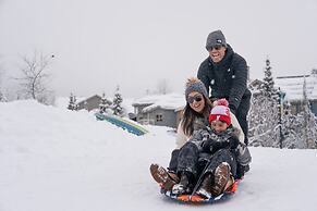 Whistler Village Inn And Suites