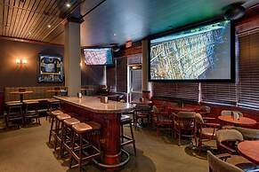 Whistler Village Inn And Suites