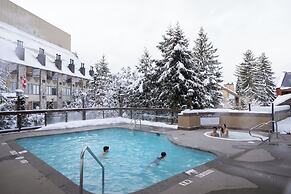 Whistler Village Inn And Suites