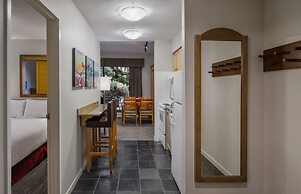 Whistler Village Inn And Suites