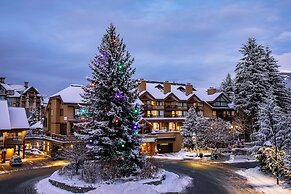 Whistler Village Inn And Suites