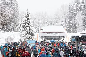 Whistler Village Inn And Suites