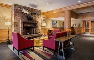Whistler Village Inn And Suites