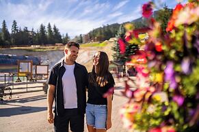 Whistler Village Inn And Suites