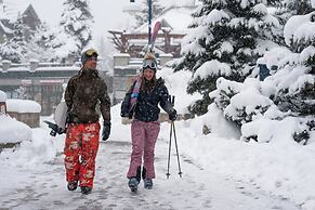 Whistler Village Inn And Suites