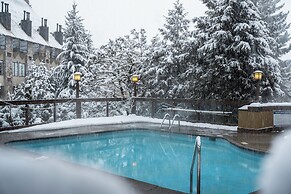 Whistler Village Inn And Suites