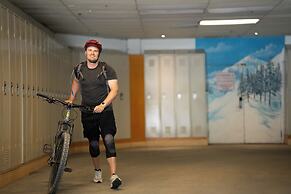 Whistler Village Inn And Suites