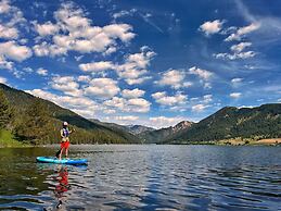 Gray Wolf Inn & Suites