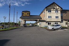 Gray Wolf Inn & Suites