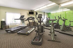 La Quinta Inn & Suites by Wyndham St. Louis Westport