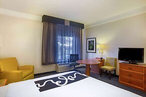 La Quinta Inn & Suites by Wyndham St. Louis Westport
