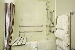 La Quinta Inn & Suites by Wyndham St. Louis Westport