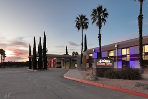 Apache Gold Resort Hotel