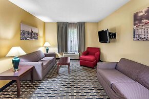 Clarion Inn & Suites Northwest