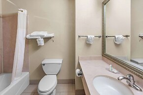 Clarion Inn & Suites Northwest