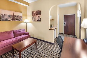 Clarion Inn & Suites Northwest