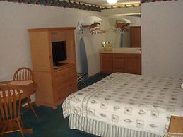 Townhouse Inn & Suites