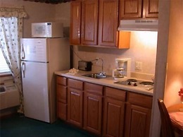 Townhouse Inn & Suites