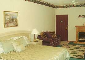 Townhouse Inn & Suites