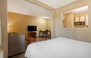 Extended Stay America Suites Tulsa Midtown