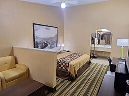 Super 8 by Wyndham Weslaco