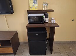 Super 8 by Wyndham Weslaco