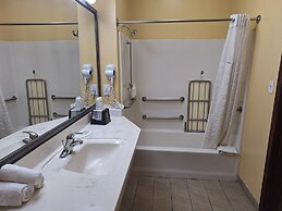 Super 8 by Wyndham Weslaco