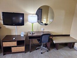 Super 8 by Wyndham Weslaco
