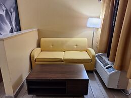 Super 8 by Wyndham Weslaco