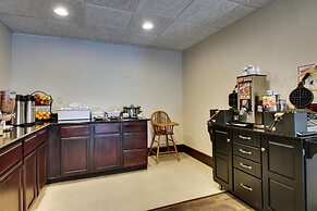 Greenfield Inn & Suites Owensboro, KY Airport