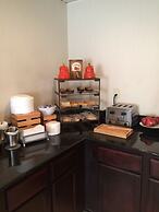 Greenfield Inn & Suites Owensboro, KY Airport