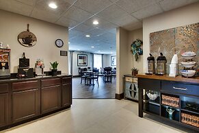 Greenfield Inn & Suites Owensboro, KY Airport