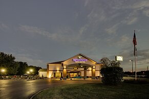 Greenfield Inn & Suites Owensboro, KY Airport